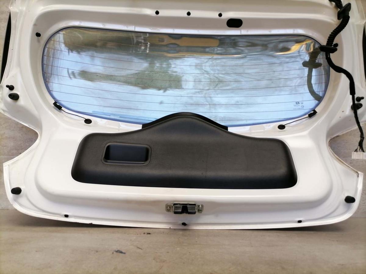 Hyundai I10 IA original Heckklappe mit Heckscheibe Polarweiss BMS Bj.2016